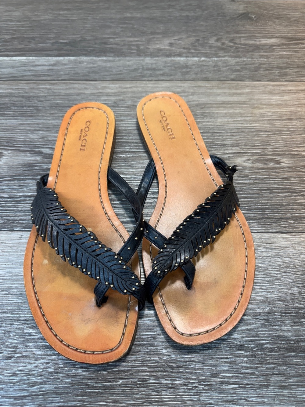 COACH Black Leather Feather-Trim Flip Flop Sandals woman’s SZ 7.5 (h203)
